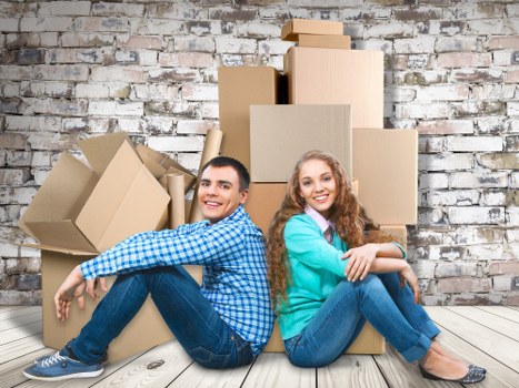 Securely loaded removal van with safety restraints